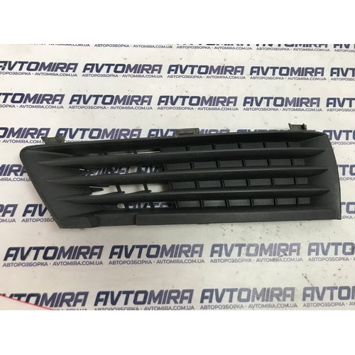 Решетка противотуманки правая Opel Zafira B 2005-2008 13124988